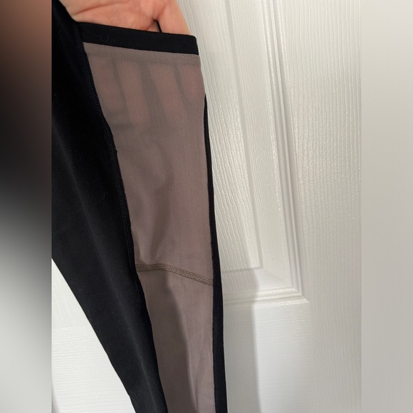 Fabletics On-The-Go Power Hold High-Waisted Legging - Picture 6 of 6